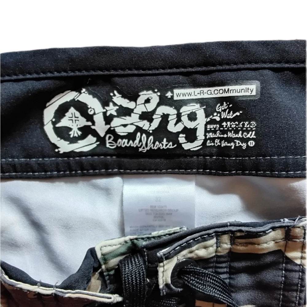 LRG Core Jungle Board Shorts Black Tiger Camo‎ Print Men's Swim Trunks Size 32
